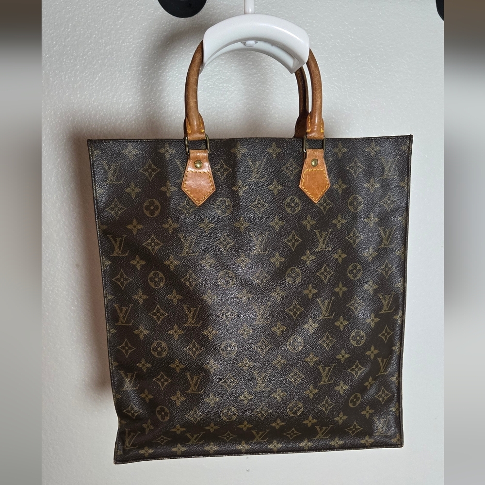 Louis Vuitton Monogram Sac Plat Tote